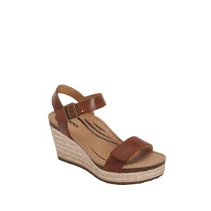 Sydney - Women's Sandals in Walnut (Brown) Aetrex